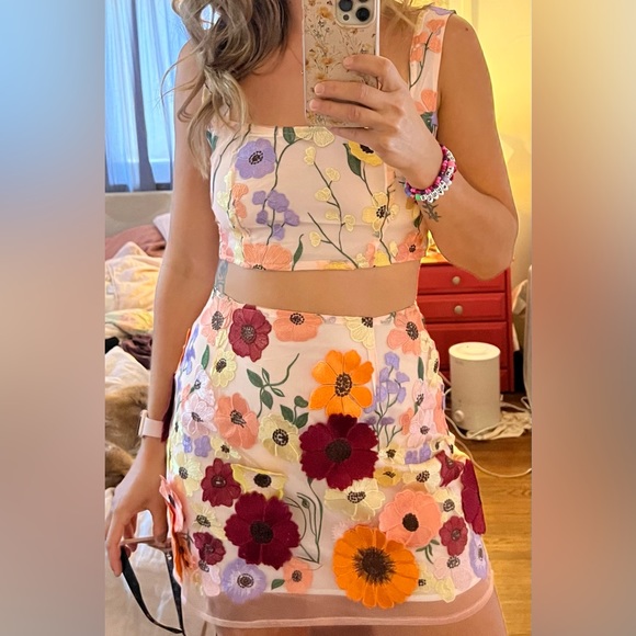 Finesse Floral Appliqué Two Piece Set - Perfect Taylor Swift Eras Tour Outfit! - Picture 3 of 6